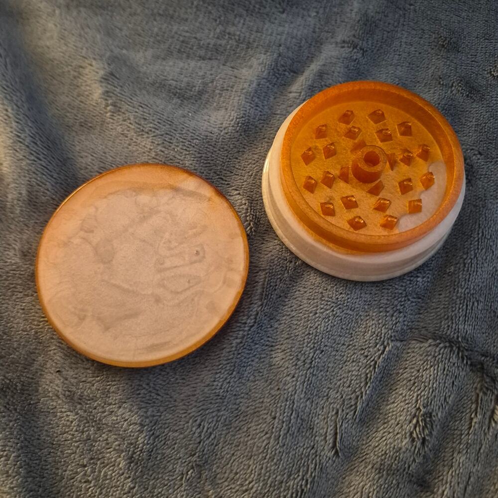 Handmade Resin Spice Grinder – Custom made - Picture 2 of 6